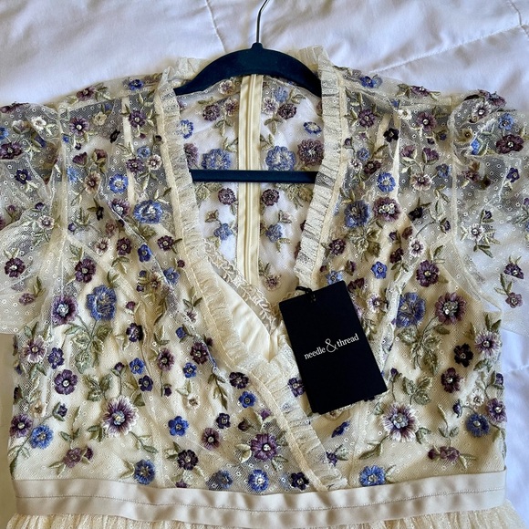 Needle & Thread embellished maxi dress with tulle skirt cream - Picture 4 of 7